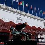 Венеция 2025: фотографии с церемонии закрытия