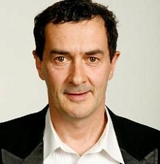 Джулиан Фарино (Julian Farino)