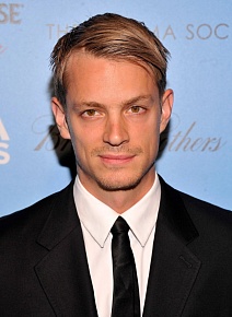 Юэль Киннаман (Joel Kinnaman)