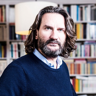 Фредерик Бегбедер представит в Москве фильм «Элефант» и серию французской прозы