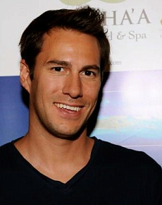 Крэйг Дж. Флорес (Craig J. Flores)