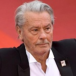 Алену Делону вручили почетную Золотую пальмовую ветвь