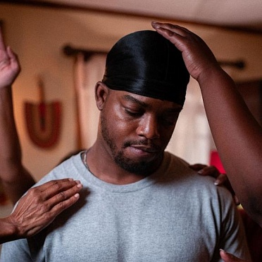 Сандэнс 2025: «Рики» — жизнь после тюрьмы Сандэнс 2025: «Рики» — жизнь после тюрьмы