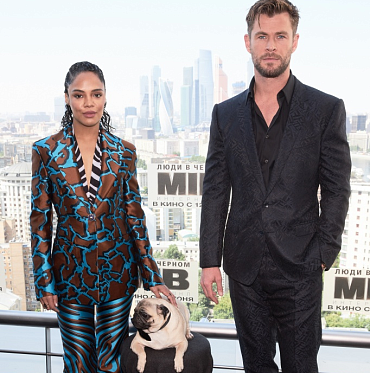 Крис Хемсворт и Тесса Томпсон представили в Москве фильм «Люди в черном: интернэшнл»