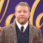 Гай Ричи снимает сериал «Джентльмены» для Netflix