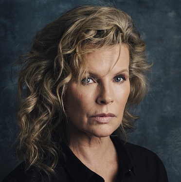 Ким Бейсингер празднует круглую дату Ким Бейсингер празднует круглую дату