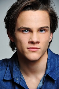 Алекс Нюстадтер (Alex Neustaedter)