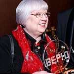 Светлана Крючкова получила приз «Верю. Константин Станиславский»