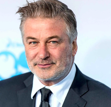 С Алека Болдуина сняли обвинения в непредумышленном убийстве 