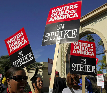 Альянс продюсеров и Гильдия сценаристов США вернутся к переговорам Альянс продюсеров и Гильдия сценаристов США вернутся к переговорам