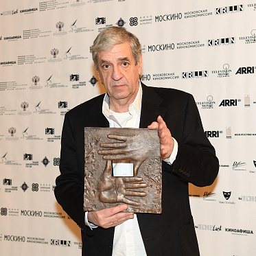 Брызги шампанского: операторам вручили премию Белый квадрат