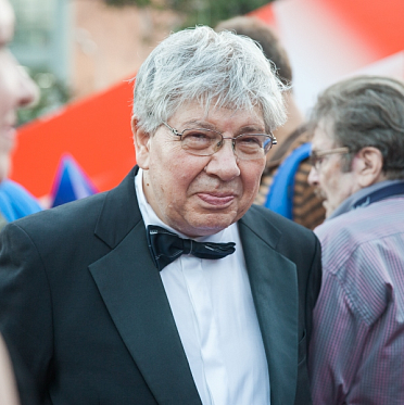 Кирилл Разлогов стал лауреатом конкурса «Лучшая книга по тематике медиаобразования» Кирилл Разлогов стал лауреатом конкурса «Лучшая книга по тематике медиаобразования»