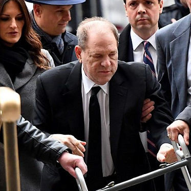 Харви Вайнштейн вылечился в тюрьме от коронавируса