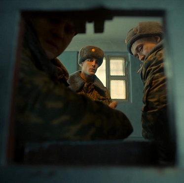 «Аутсорс» и «Батя 2» стали самыми популярными проектами на Okko в 2025