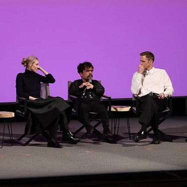 Сандэнс 2026: один «Плетеный муж» лучше двух кожаных Сандэнс 2026: один «Плетеный муж» лучше двух кожаных