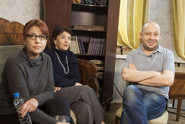 Семья Сергея Довлатова приехала в Санкт-Петербург для встречи с режиссером проекта «Довлатов» Алексеем Германом-младшим Семья Сергея Довлатова приехала в Санкт-Петербург для встречи с режиссером проекта «Довлатов» Алексеем Германом-младшим