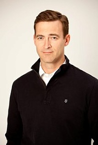 Майкл Дж. Треверс (Michael J. Travers)