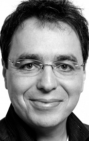 Давид Сафир (David Safier)