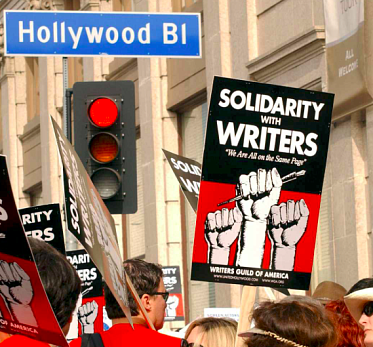 Гильдия сценаристов США угрожает Amazon иском за нарушение соглашения