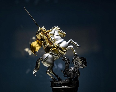 44 ММКФ: поезд идет на восток?