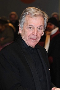 - (Costa-Gavras)