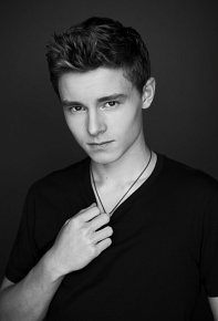 Каллэн МакОлифф (Callan McAuliffe)