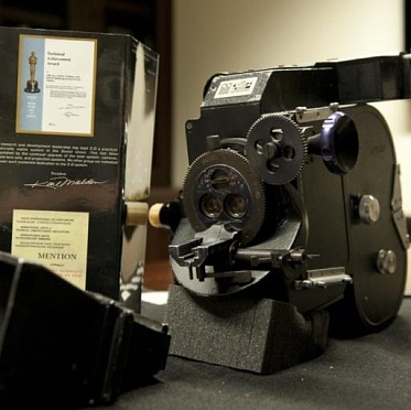 НИКФИ передал Музею кино редкую камеру для стереосъемки