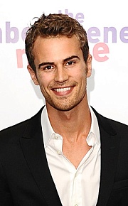   (Theo James)