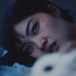 Сандэнс 2025: «Банниловр» — белый кролик для вебкам-модели