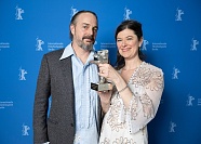 Бенкер Уайт и Анна Фитч (&laquo;YO. Любовь &ndash; это мятежная птица&raquo;)