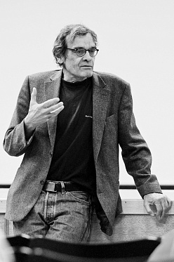 Ретроспектива Харуна Фароки на «Крае света»