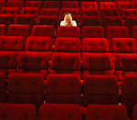 Российские кинотеатры в регионах сокращают время работы или закрываются