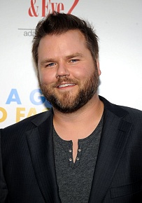 Тайлер Лабайн (Tyler Labine)
