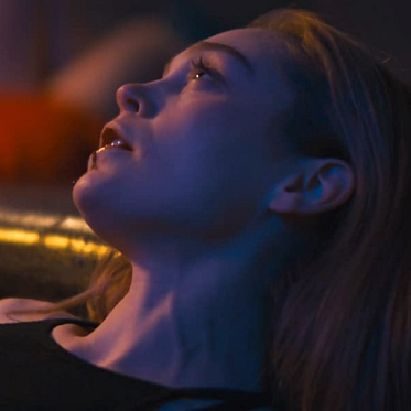 Торонто 2021: вампиры умирают от любви в фильме «Пульсирующая кровь» Торонто 2021: вампиры умирают от любви в фильме «Пульсирующая кровь»