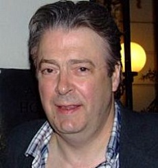 Роджер Аллам (Roger Allam)