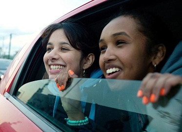 Сандэнс 2025: «Невесты» — зачем девочки едут в Сирию?