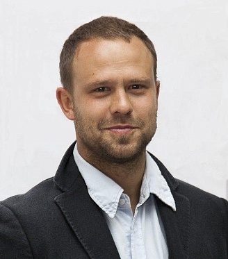 Кирилл Плетнёв о «Трех днях до весны»: «Сильная история, снятая в старых традициях, лучше, чем нарезка кадров с модной цветокоррекцией» Кирилл Плетнёв о «Трех днях до весны»: «Сильная история, снятая в старых традициях, лучше, чем нарезка кадров с модной цветокоррекцией»