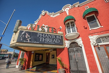 Квентин Тарантино открывает старинный кинотеатр в пригороде Лос-Анджелеса