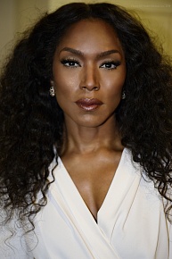 Анджела Бассетт (Angela Bassett)