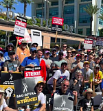 Забастовки WGA и SAG-AFTRA: возобновление переговоров, звезды на пикетах