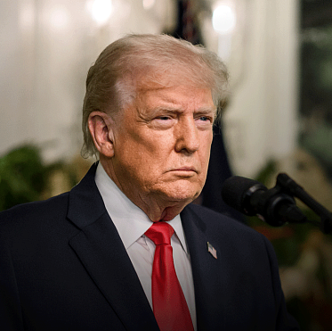 Дональд Трамп выступил против слияния Netflix и Warner Bros. 