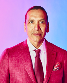 Майкл Грейес (Michael Greyeyes)