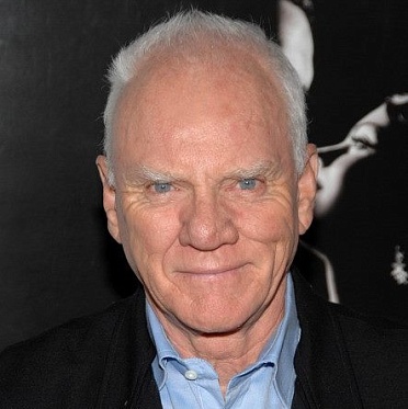 О, счастливчик: Малкольм МакДауэлл празднует 77-летие