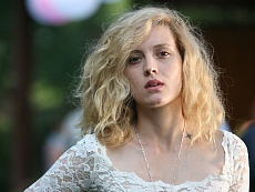Эвелин Брошу (Evelyne Brochu) 
