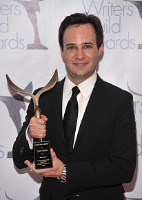 Дэнни Стронг (Danny Strong)