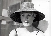 кадр из фильма Персона