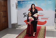 Церемония закрытия кинофестиваля Герой, Виталия Корниенко и Лариса Антропова