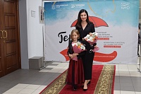 Церемония закрытия кинофестиваля Герой, Виталия Корниенко и Лариса Антропова