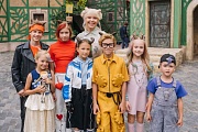 фото со съемок фильма Зубастая няня