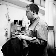 кадр из фильма Маккуин